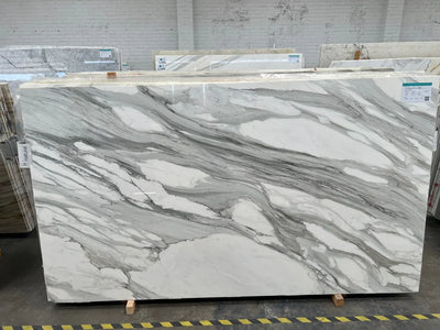 MARBLE CALACATTA OMG POLISHED SLAB 3/4 123 x 72