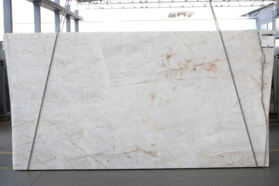 CRISTALLO BIANCO SELECTED POLISHED SLAB 3/4 135 x 74