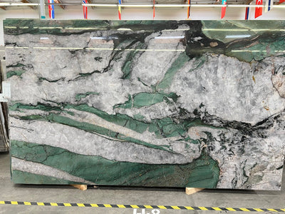 CRISTALLO TIFFANY POLISHED SLAB 3/4 130 x 77