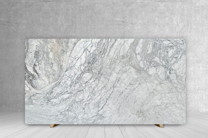 MARBLE CALACATTA FANTASTICO HONED SLAB 3/4 121 x 75