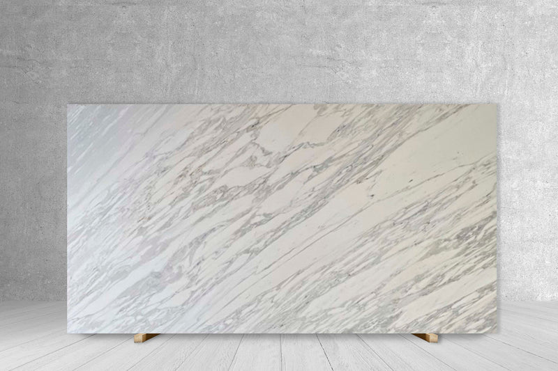 MARBLE CALACATTA A SUPER HONED SLAB 3/4 118 x 78