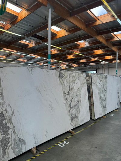 MARBLE DOVER WHITE LEATHER SLAB 3/4 131 x 74