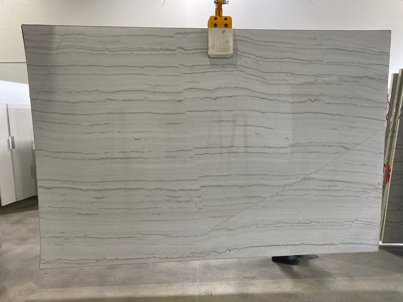 QUARTZITE CALACATTA MACAUBAS POLISHED SLAB 3/4 121 x 80