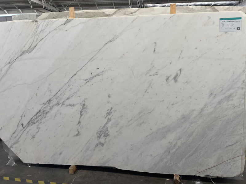 MARBLE CALACATTA VATICANO HONED SLAB 3/4 115 x 67