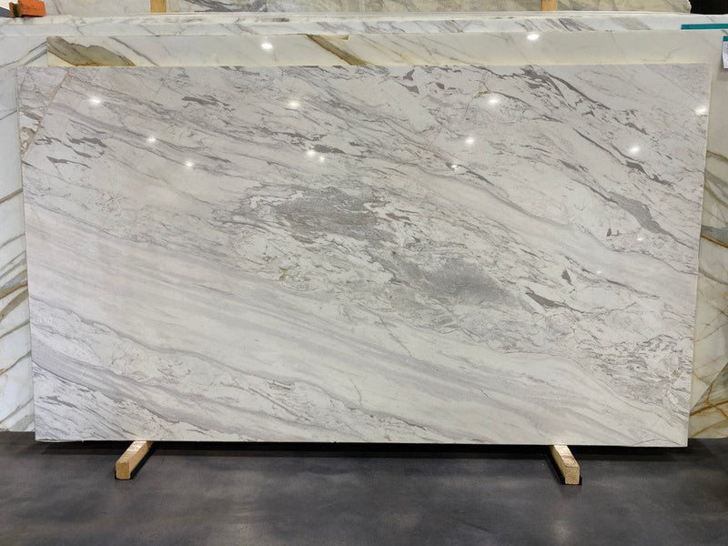 MARBLE CALACATTA MISTRAL POLISHED SLAB 3/4 113 x 63