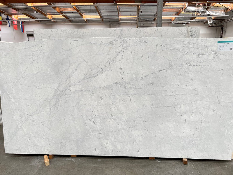 MARBLE CARRARA WHITE CD EXTRA HONED SLAB 3/4 138 x 68