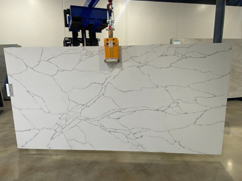 AQ STATUARIO FANTASTICO QUARTZ POLISHED SLAB 3/4 126 x 63