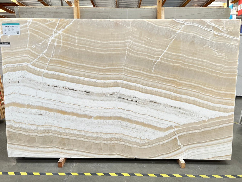 ONYX ALABASTRO EGIZIANO EXTRA POLISHED SLAB + AVP 3/4 113 x 68