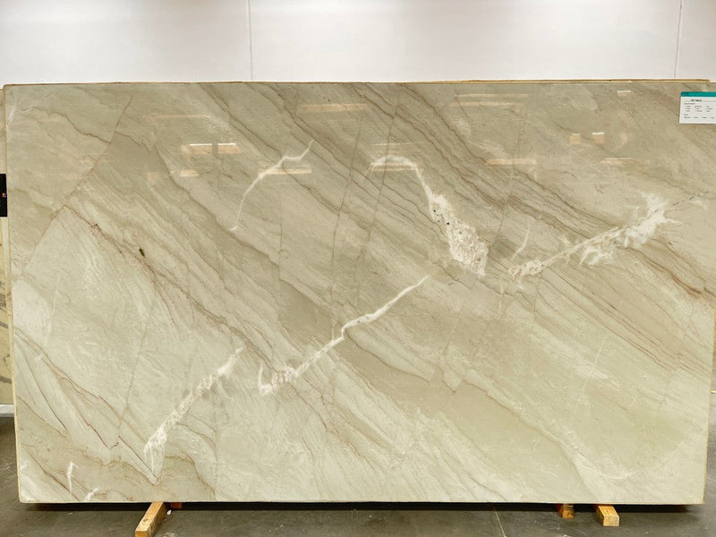 QUARTZITE SKYGOLD POLISHED SLAB 3/4 130 x 77