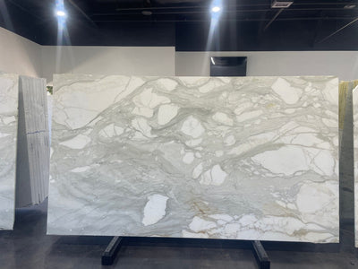 MARBLE CALACATTA HONED SLAB 3/4 133 x 75