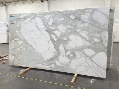 MARBLE CALACATTA HONED SLAB 3/4 133 x 75