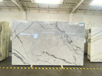 MARBLE STATUARIETTO CLASSIC POLISHED SLAB 3/4 129 x 79