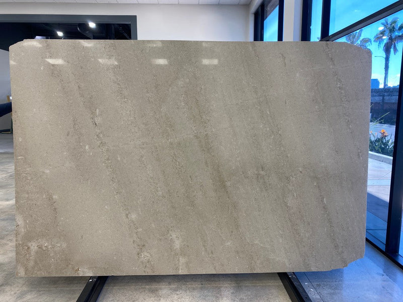 LIMESTONE CREMA LISBOA COMERCIAL POLISHED SLAB 3/4 113 x 75