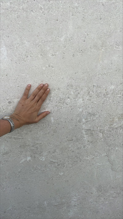 LIMESTONE CREMA LISBOA COMERCIAL HONED SLAB 3/4 107 x 66