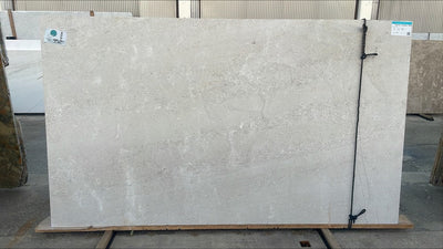 LIMESTONE CREMA LISBOA COMERCIAL HONED SLAB 3/4 108 x 67